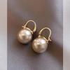 Versión Coreana Nuevos Pendientes Ojo de Gato Otoño e Invierno Pendientes Redondos Chapados en Oro Joyería Tiktok Ear Cuffs Pendientes de Conejo Revival para Estudiantes Mujeres con Perlas