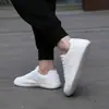 Nuevos Modelos Transpirables de Zapatos Casuales de Moda Transfronterizos para Hombres y Mujeres, Zapatos Multifuncionales en Stock, Envío Directo por Lotes Mixtos, Zapatos Deportivos para Exteriores y Commuting