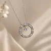 Colar estilo Chanel pequeno com padrão de losangos coco lua de gelo para mulheres banhado a ouro temperamento luxo leve alta qualidade joia corrente da clavícula para mulheres