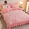 Juego de Cuatro Piezas de Terciopelo de Leche Engrosado para Invierno (4-4.5 kg) Juego de Ropa de Cama de Coral Fleece Otoño/Invierno con Faldón de Cama, Venta Directa de Fábrica, Venta al por Mayor y Dropshipping