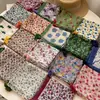 Pañuelo pequeño cuadrado de algodón y lino con borlas de 58 cm Protector de cuello Bufanda suave Pañuelo decorativo para la cabeza Pañuelo floral Retro Pequeño Fresco