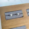 Aretes de Aleación de Diamante con Miles de Diseños, Aretes Versátiles, Lujo Ligero, Sensación de Alta Gama, Aretes Coloridos para Mujer, con Forma de Mariposa y Corazón