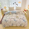 Juego Infantil de Cuatro Piezas de Algodón Puro con Flores, Flores en Contraste Naranja y Azul, Apto para la Piel y Transpirable, Adecuado para el Hogar y el Dormitorio, Ropa de Cama de Algodón Puro para Todas las Estaciones