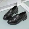 Zapatos Negros de Cuero Estilo Británico para Mujer Primavera y Otoño 2026 Nuevos Mocasines Retro de Tacón Medio Grueso Zapatos Individuales para Viajar a la Oficina Entrevista para Mujer