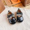 Sapatos de Couro Lisos Infantis 2026 Nova Chegada Outono Meninas Renda Decorativa Laço Fofo Sola Macia Sapatos Individuais Infantis Médios e Grandes