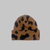 Moda europea y americana Invierno Sombrero de punto jacquard para mujer al aire libre sin ala cálido estampado de leopardo sombrero para el frío protección para las orejas engrosada sombrero de lana hombre