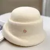 Elegante Chapéu de Lã Estilo Hepburn para Mulheres, Outono e Inverno, Chapéu de Pescador Tricotado de Alta Qualidade, Quente e à Prova de Vento, Chapéu de Dama Nobre