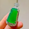 Pingente de Ágata Crisoprásio Verde Imperial Translúcido de Gelo Natural de Alta Qualidade e Luxo