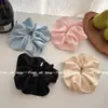 Scrunchie de Cetim Cor Creme Estilo Coreano Elástico para Coque Estilo Ballet Acessório de Cabelo Flor de Cabelo