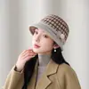 Nuevos sombreros de punto cálidos estilo invierno para mujeres de mediana edad y mayores, sombreros tipo cubo a prueba de viento para señoras mayores, sombreros de pescador casuales y a la moda