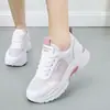 Zapatos Deportivos de Malla Transpirable de Verano Nuanfenglai para Mujer 2026 Zapatos para Estudiantes Mujeres Zapatos Blancos Estilo Coreano Casual Versátil Zapatos Blancos