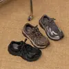 Zapatillas de plataforma de malla de cuero suave estilo europeo con estampado de leopardo para mujer, nueva colección otoño 2026, calzado deportivo casual cómodo y versátil