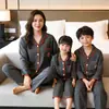 Pijama Infantil para Primavera y Otoño, Ropa de Casa de Manga Larga de Dibujos Animados de Princesa para Niñas, a Juego en Familia, Adecuado para Usar Tanto en Interiores como en Exteriores