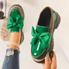 Zapatos de mujer de caña baja con lazo transfronterizos, nuevo estilo primavera 2026, plataforma de suela gruesa, talla grande, estilo británico, zapatos de cuero en stock