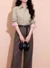 Camisa de Manga Larga Rayada de Alta Gama, Elegante y Exquisita para Mujer con Cuello de Solapa, Presentando un Estilo de Lujo Ligero y Minimalista