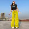 Calça Cargo Casual Feminina Estilo Europeu e Americano em Estoque com Bolsos, Calça Jogger de Cintura Baixa Slim-Fit de Perna Reta para Outono e Inverno 2024