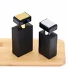 Frasco de perfume quadrado plano com spray contínuo de 30ml em estoque, frasco vazio de vidro com bico de 15mm, conveniente para carregar refis de perfume