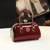 Bolsa Pequena Feminina 2026 Novo Estilo Elegante Luxo Leve Couro Genuíno Bolsa Feminina Ombro Único Transversal Estilosa Bolsa para Mãe de Meia-Idade