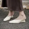 Diadema Tejida Hecha a Mano Francesa Zapatillas Mujer 2026 Verano Nuevo Estilo Ropa de Exterior Punta Cuadrada Tacón Alto Adelgazantes Cuña Mules Mujer