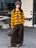 Conjunto de Otoño Estilo Coreano para Niñas 2026 Nuevo Modelo: Conjunto de Dos Piezas para Niños Mayores: Camisa Polo a Rayas, Suéter y Pantalones de Pierna Ancha