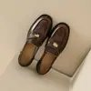Nuevos mocasines marrones de estilo británico para otoño e invierno, zapatos planos sin cordones de cuero con monedas, zapatos de mujer de cuero genuino