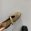 Sapatos Mary Jane femininos brogue esculpidos estilo retrô francês, nova moda de verão 2026, elegantes e versáteis para o dia a dia, sapatos de salto baixo únicos