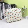 Bolsa de Maquiagem Acolchoada Estampada Ursinho Cartoon Flor Grande Capacidade Portátil Viagem Necessaire de Banho Bolsa de Armazenamento para Miudezas Três Peças