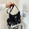 Bolsa de Ombro Único com Franjas da Moda para Mulheres, Várias Cores Disponíveis, Bolsa Transversal Casual, Bolsa de Mão Simples Versátil em Couro Fosco