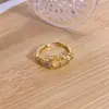 Nuevo Anillo Abierto Estilo Palacio Clásico Chino Patrón de Encaje con Diamantes Diamante Verde Lujo Accesible Anillo Francés de Gama Alta para Mujer