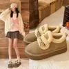 Neve 2026 Sapatos de Algodão Quentes Retrô Novos Mocassins de Inverno Casuais Slip-on Sola Grossa Com Veludo e Pelo Confortáveis