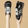 Versátiles y cómodas, nuevas zapatillas casuales de bloque de color blanco y negro, estilo clásico, otoño 2026, zapatillas de entrenamiento retro alemanas