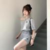 Traje Casual Gris Coreano para Mujer Verano Nuevo de Gama Alta Hombro Asimétrico Top de Manga Corta y Falda Corta Conjunto de Dos Piezas Tendencia