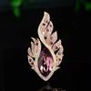 Broche Europeo y Americano Ángel Fénix Pluma Ojo Broche Personalidad de Mujer de Alta Gama Exquisito Ramillete de Cristal Diseño de Nicho Sentido Pin Accesorios