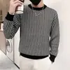 Suéter pullover grueso de cuello redondo para otoño e invierno para hombre, suéter a cuadros versátil, suéter juvenil ajustado de manga larga para usar debajo, ropa de hombre de moda