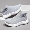 Zapatos nuevos para hombre zapatos de moda casuales tenis zapatos de pareja tejidos voladores palomitas de maíz zapatos de hombre zapatos ligeros de moda zapatos holgazanes
