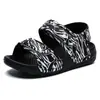Sandalias de comercio exterior para niños, nuevo modelo de verano, zapatos fluorescentes para niños, zapatos de bebé, suela suave coreana, antideslizantes, zapatos de playa para niños