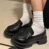 Mocasines de suela gruesa estilo universitario para mujer, 06 otoño nuevo, zapatos británicos vintage de cuero negro, zapatos de vestir versátiles, zapatos JK