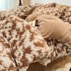 Nuevo Estilo Hepburn de Terciopelo de Leche Totalmente Mate Color Puro Felpa de Conejo Rex Estéreo Cama Sábanas de Cama Funda de Edredón Gruesa de Invierno de Cuatro Piezas