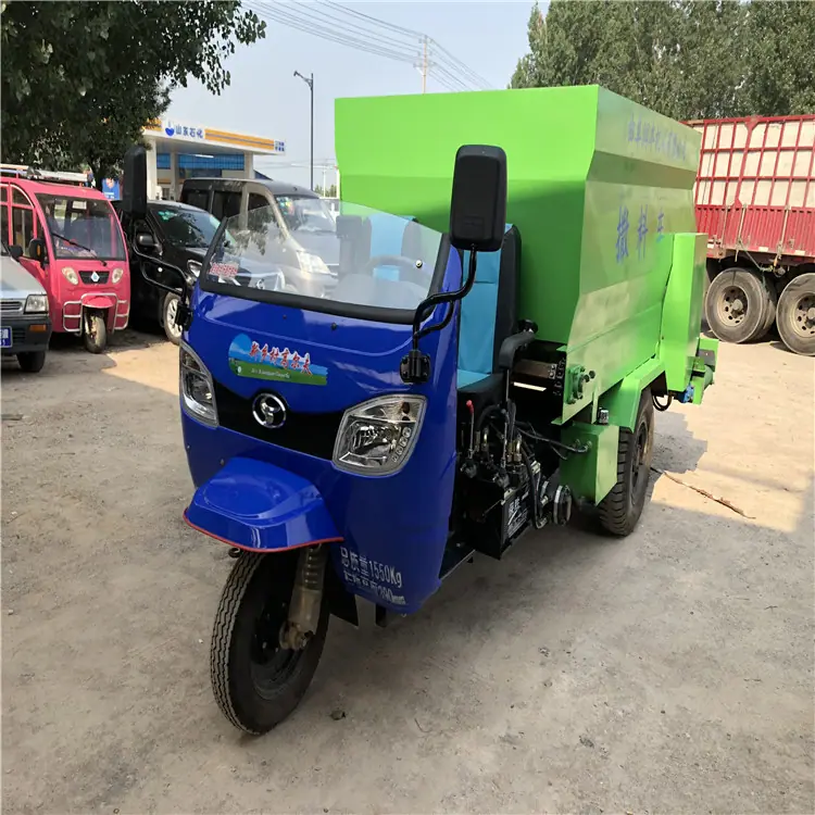 饲料撒料车