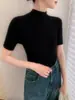 Suéter adelgazante de manga corta con cuello semi-alto para proteger el cuello, versátil para primavera y verano, adecuado para usar en capas o solo, un básico elegante