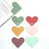 Marcador de Libros Nuevo en Forma de Corazón Modelo de Cuero Mini Portátil Regalo Marcador de Libros en Forma de Corazón Clip para Página de Libro Cubierta Protectora de Esquina de Libro