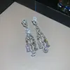 Pendientes de Borla Flor Geométrica Dulces y Exquisitos Estilo Coreano con Diamantes, Sensación de Lujo Ligero y Gama Alta, Pendientes de Nicho de Moda para Mujeres