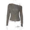 Camiseta de Manga Larga con Rayas de Color Contrastante y Cuello Asimétrico de Venta Caliente Europea y Americana para Mujer 2025 Otoño Nueva Camiseta de Capa Interior Wholesale