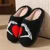 Pantuflas de Algodón con Forma de Corazón de Invierno Estilo Transfronterizo de Hongo de Halloween para Mujer Venta al por Mayor Pantuflas Cálidas de Felpa Arcoíris para el Hogar