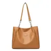Bolsa de Mão Texturizada Fashionável de Grande Capacidade Tecida para Mulheres, Nova Bolsa de Ombro Tote de PU Transfronteiriça de Nicho para o Dia a Dia para Mulheres