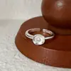 Anillo de Plata de Ley S925 Diseño de Nicho Flor Retro Corte Simple Moda Lujo Accesible Anillo Retro Venta al por Mayor