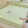 Lençol de Cama Acolchoado Impermeável à Prova de Urina de Três Camadas, Capa de Cama de Algodão Lavável para Cama de Solteiro, Lençol de Cama de Solteiro, Fronha de Almofada de Solteiro, Conjunto de Três Peças, Cor Sólida