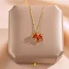 Collar de Hoja de Arce Roja para Mujer, Circonita Exquisita, Cadena para Clavícula de Lujo Ligero, Acero de Titanio, Moderno, Versátil, Accesorio de Alta Gama