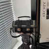 2026 Bolso Cuadrado Pequeño Retro Sensación de Alta Gama Bolso de Hombro Único Cruzado Diseño de Nicho Bolso de Mano Moda Simple Otoño Nuevo Llegada