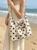 Bolsa de Mão Novo Estilo Bolsa Casual Ombro Único Estilo Universitário para o Dia a Dia Estampa de Letras Versão Coreana Grande Capacidade 2026 Tote